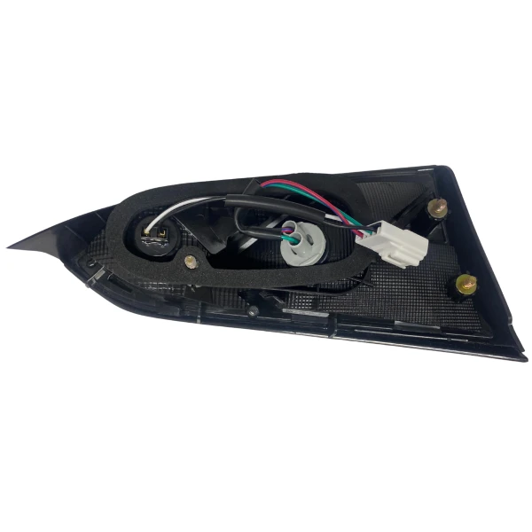 Farol trasero interior derecho para nissan versa 2020 2024 1.6 - Faroles Traseros Interiores Derechos | ClickRepuestos